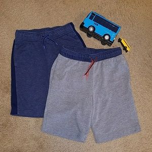 🛍 Cat & Jack boys shorts lot - size Medium 8/10